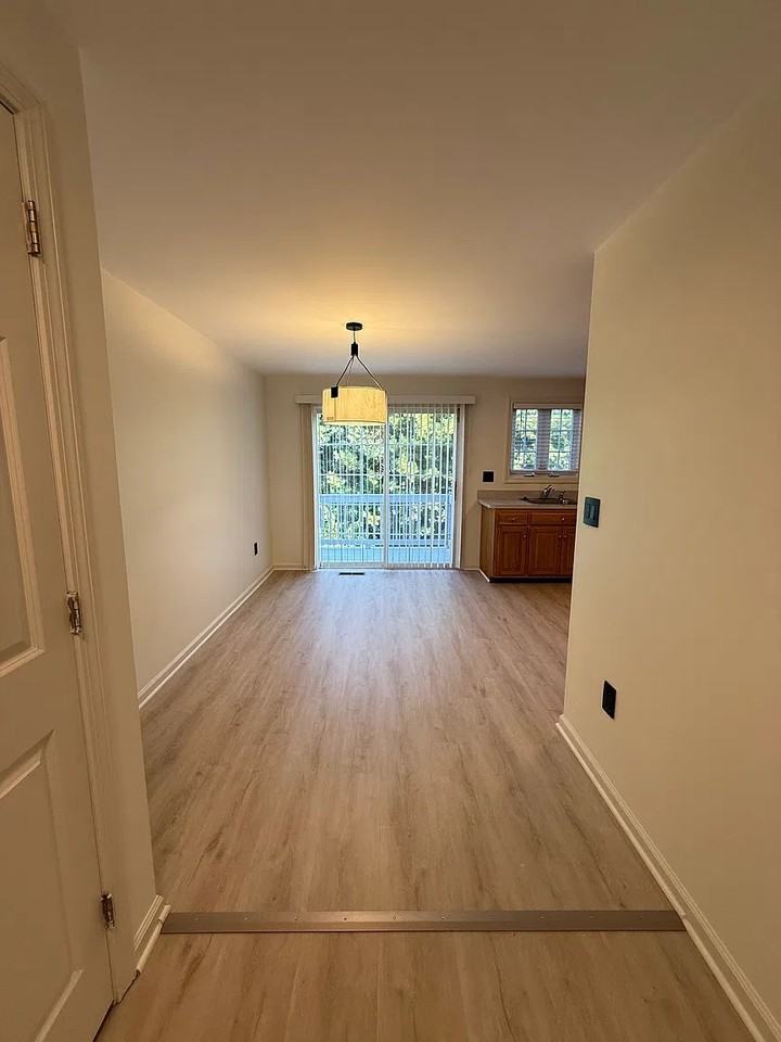 1 Catherine Ct #1C - Photo 3 of 30