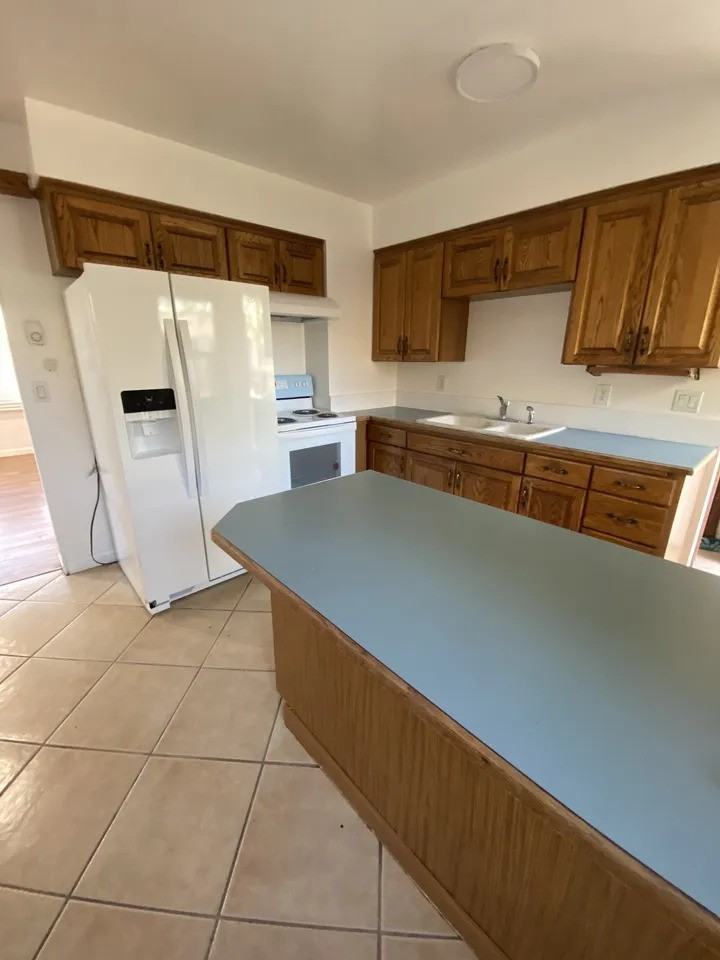 1862 Wallula Ave #NA - Photo 3 of 15