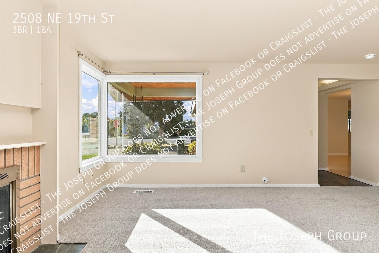 2508 Ne 19th St - Photo 5 of 17