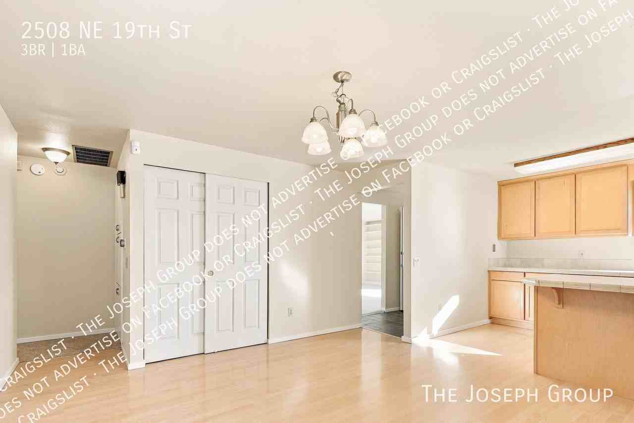 2508 Ne 19th St - Photo 7 of 17