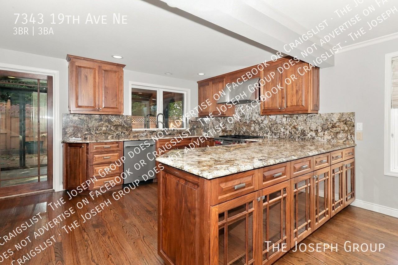 7343 19th Ave Ne - Photo 4 of 26