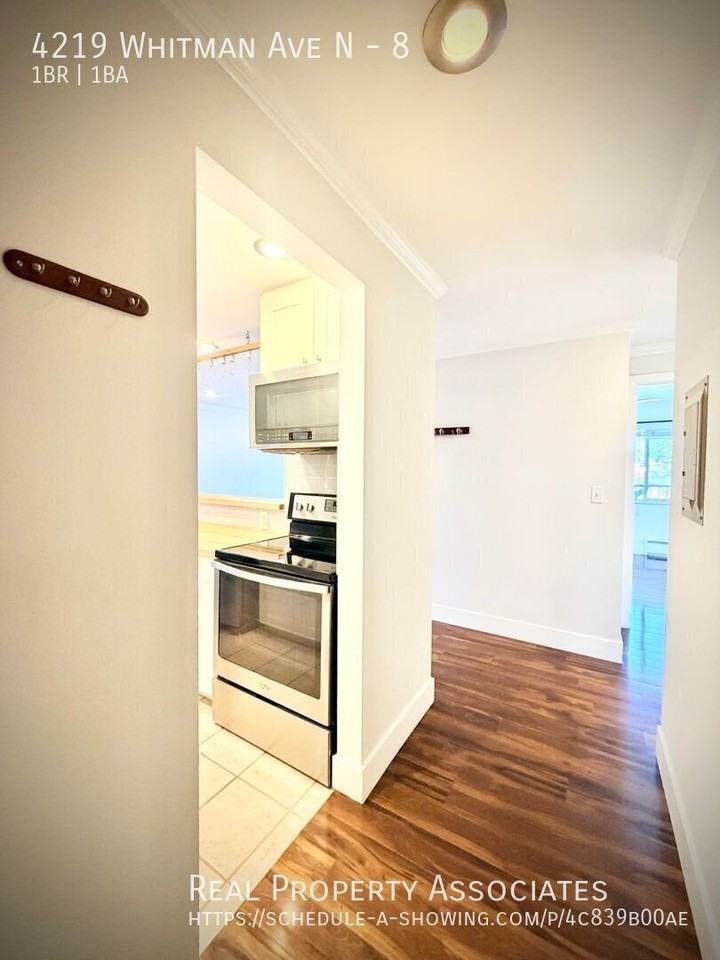 4219 Whitman Ave N #8 - Photo 3 of 19