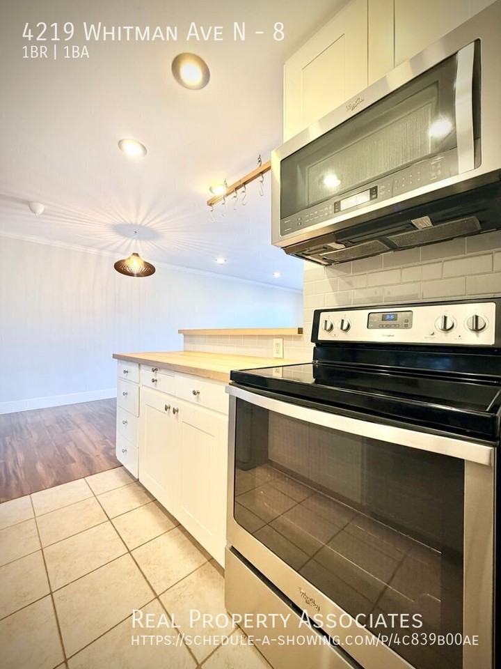4219 Whitman Ave N #8 - Photo 4 of 19
