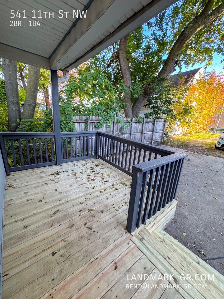 541 11th St Nw - Photo 2 of 43