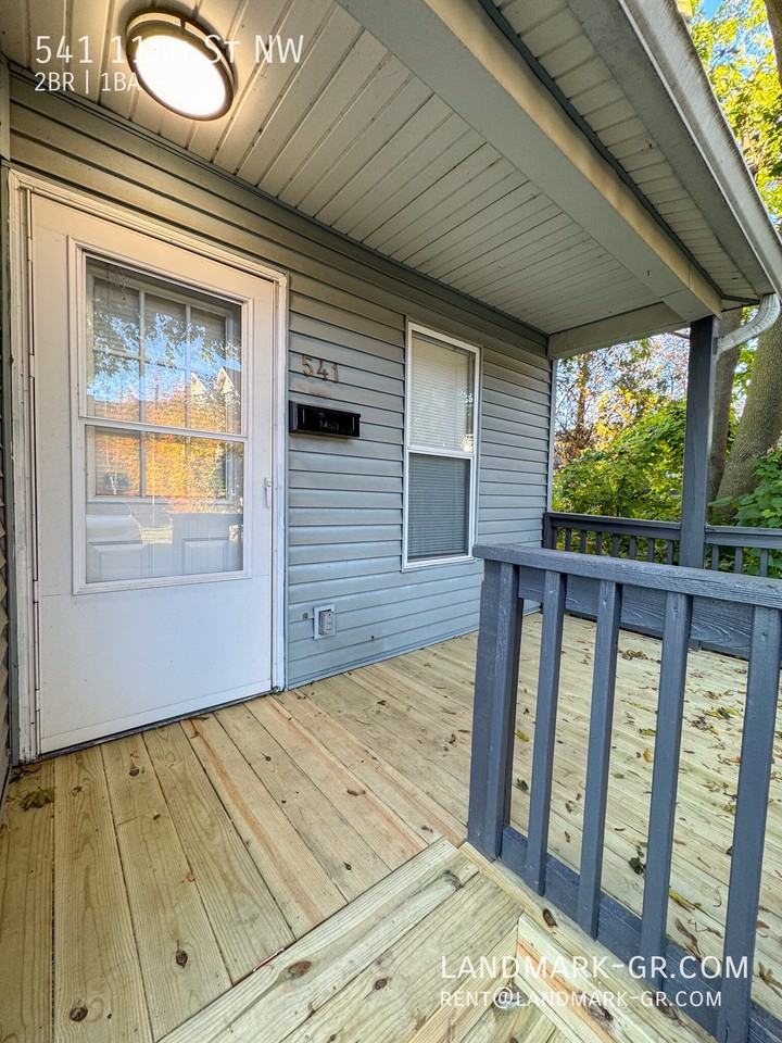 541 11th St Nw - Photo 3 of 43
