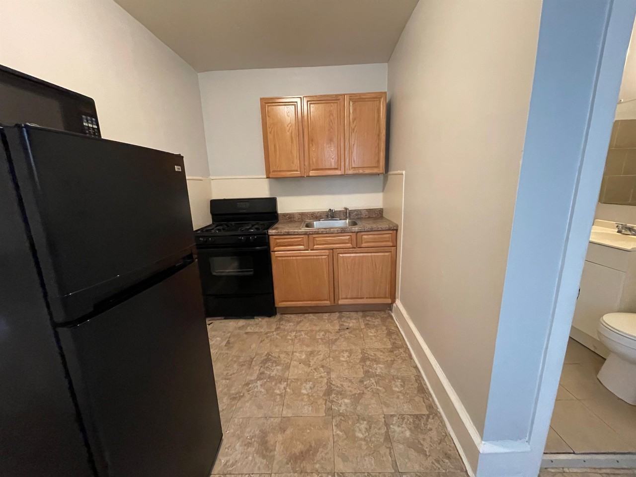 1313 W Allegheny Ave #1R - Photo 7 of 13