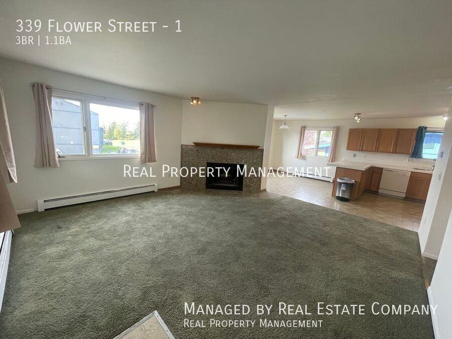339 Flower St #1 - Photo 4 of 17