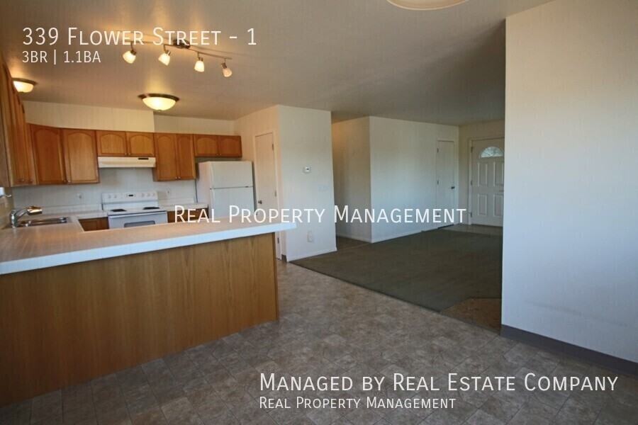 339 Flower St #1 - Photo 6 of 17