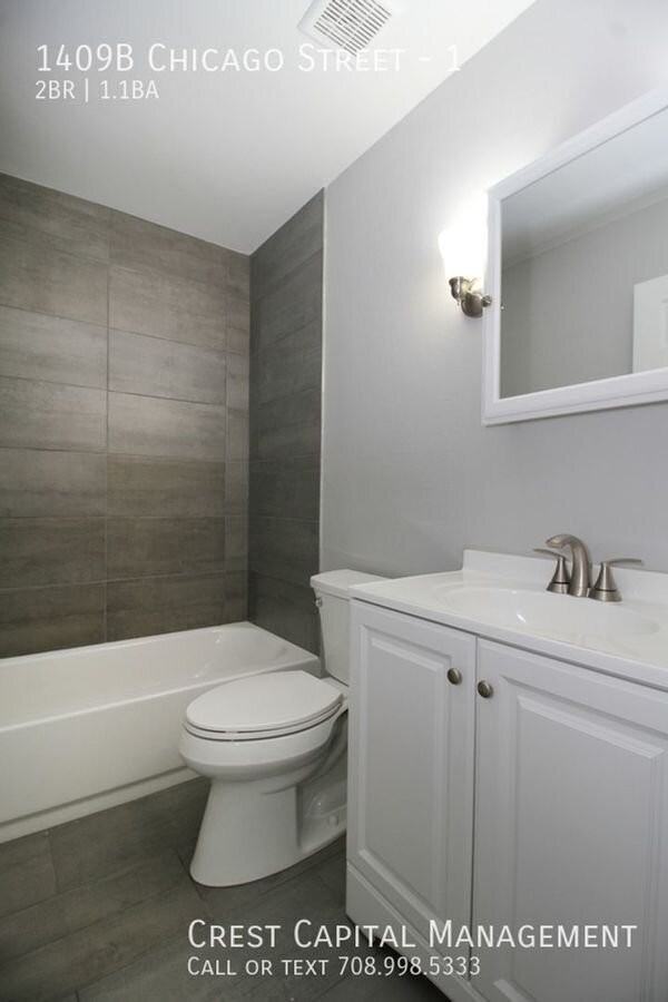 1407B Chicago St #1 - Photo 4 of 13