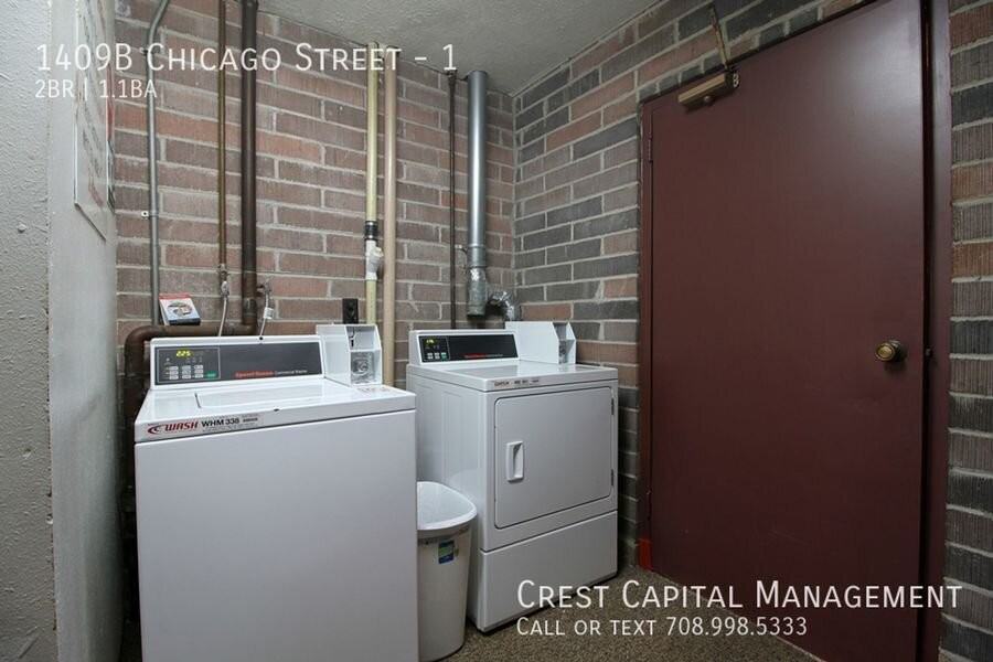 1407B Chicago St #1 - Photo 7 of 13