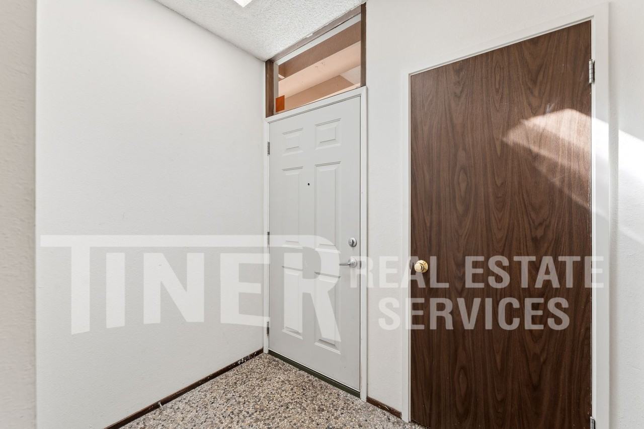 4111 Scranton Cir - Photo 7 of 21