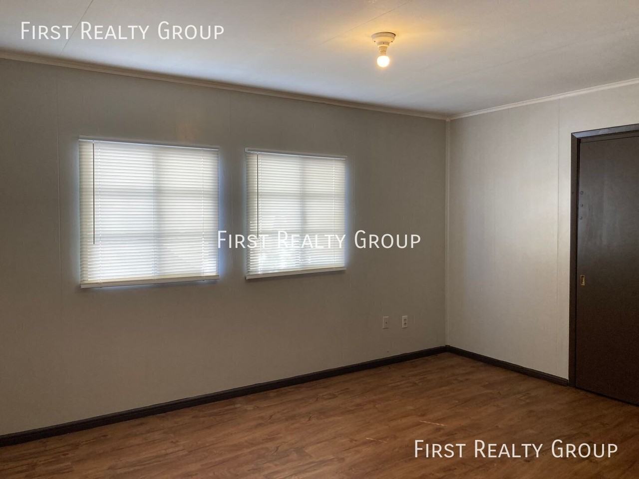 1018 Holly Ave - Photo 6 of 11
