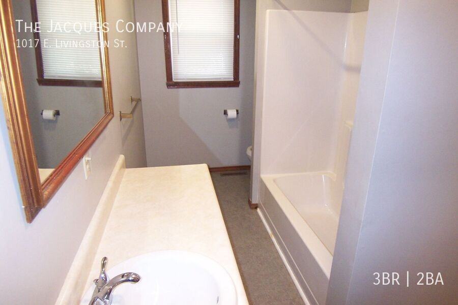 1017 E Livingston St - Photo 4 of 11