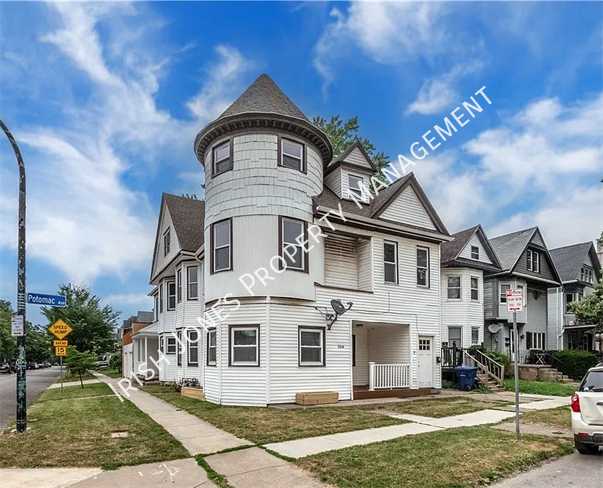 364 Potomac Ave #1