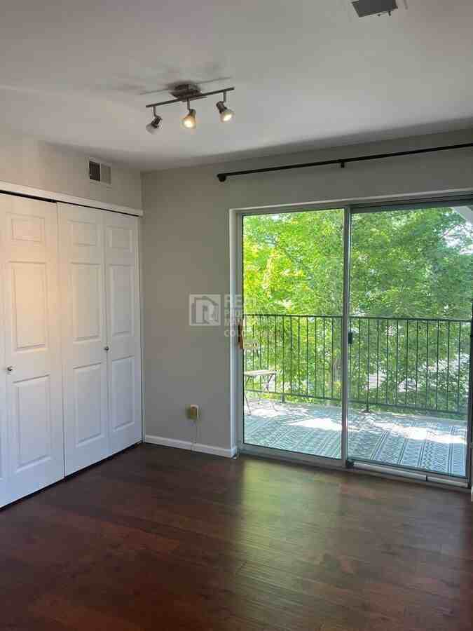6776 S Ivy St #B1 - Photo 5 of 20