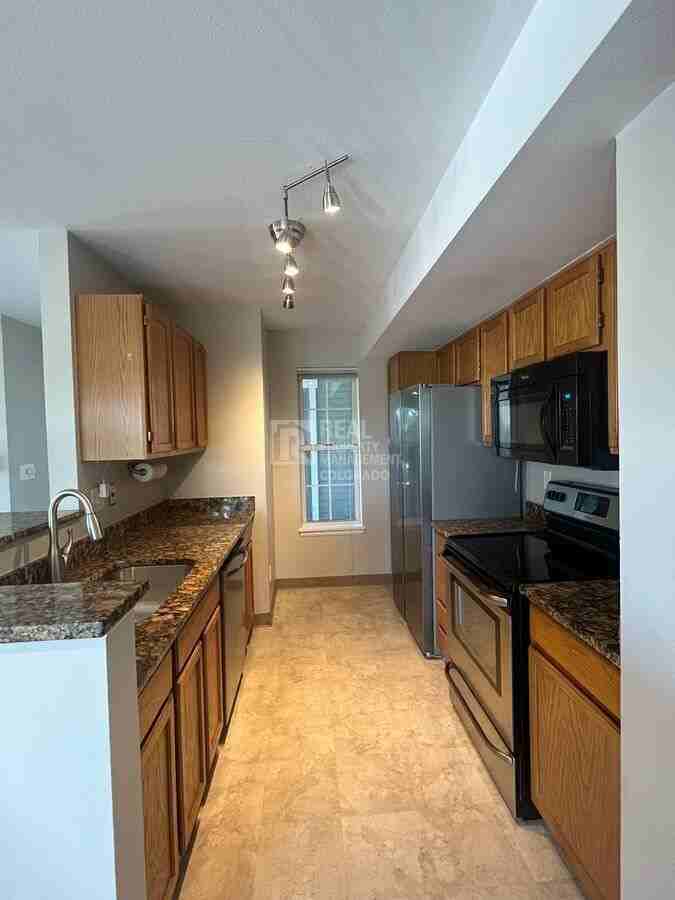 6776 S Ivy St #B1 - Photo 7 of 20