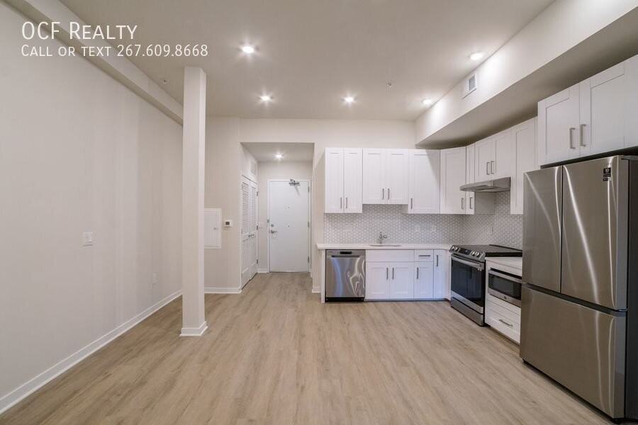 1330 S Patton St #109 - Photo 3 of 15