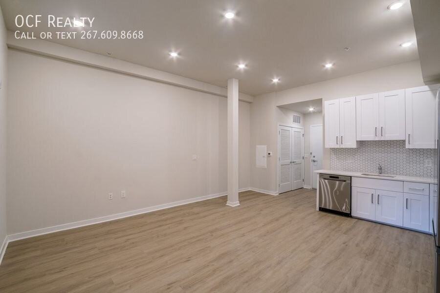 1330 S Patton St #109 - Photo 4 of 15