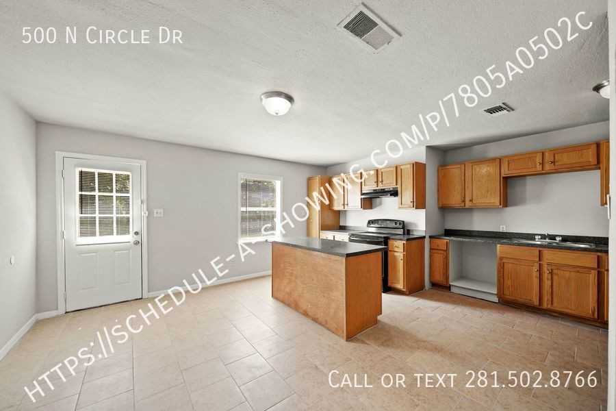 500 N Circle Dr - Photo 3 of 11