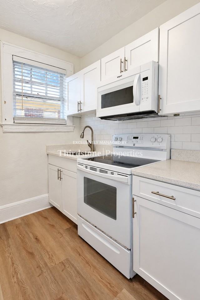 2892 College St #4 - Photo 4 of 19