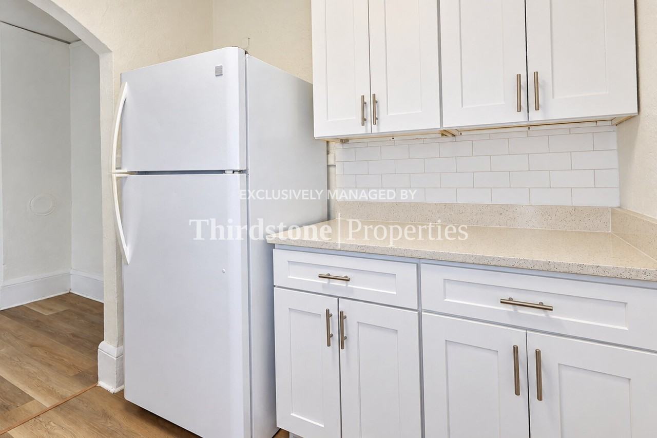 2892 College St #4 - Photo 5 of 19