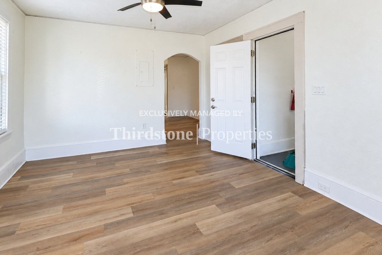 2892 College St #4 - Photo 6 of 19