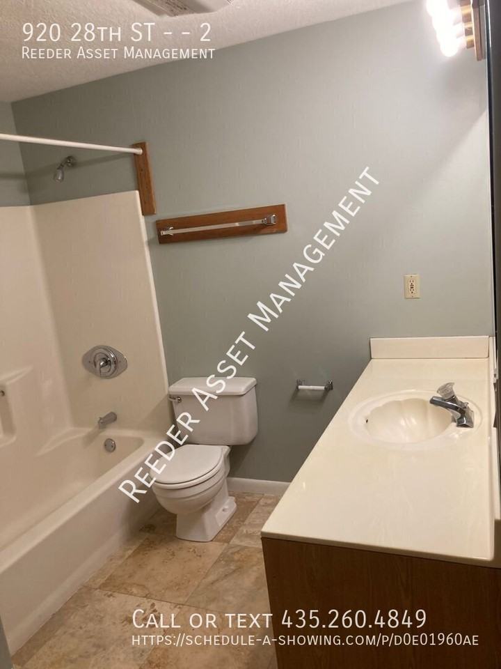 920 28th St #2 - Photo 6 of 12