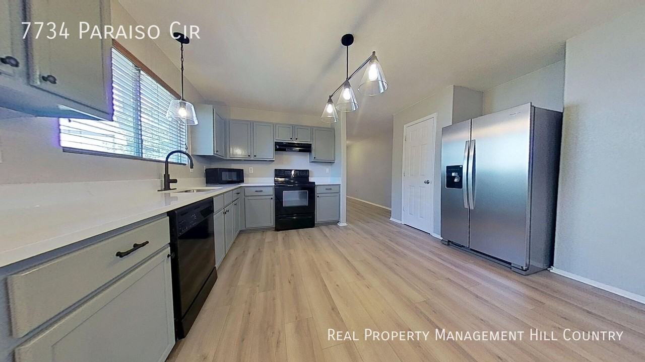 7734 Paraiso Cir - Photo 5 of 19