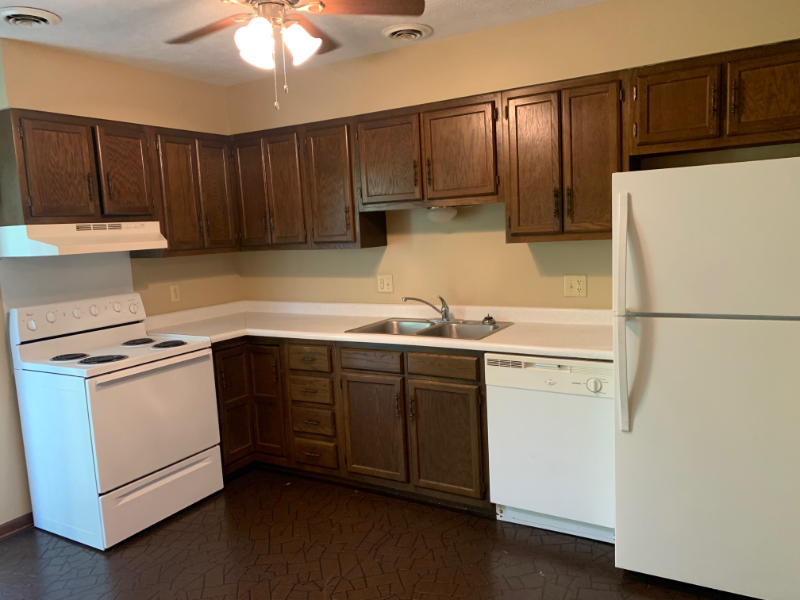 1616 Spring Valley Dr #22 - Photo 3 of 20