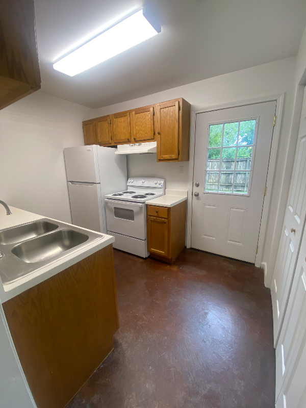 8233 Baudoin Rd #B - Photo 7 of 12