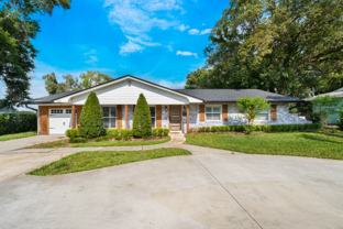 201 Cedarwood Dr - Photo 1 of 1