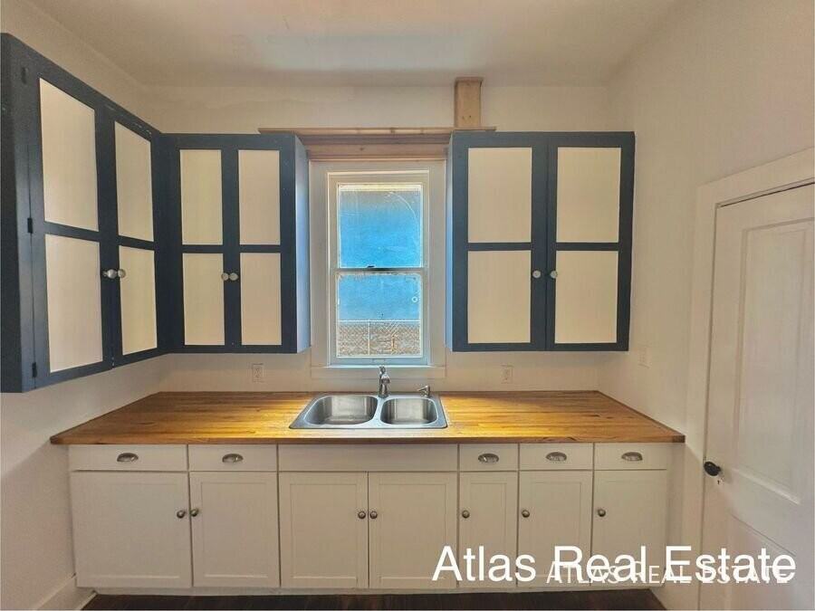219 Jackson St #1 - Photo 5 of 16