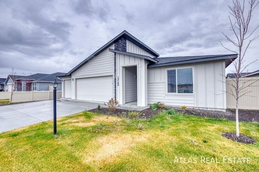 13164 S Coquille River Ave - Photo 4 of 28