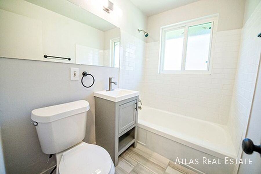1659 Fenton St - Photo 7 of 23