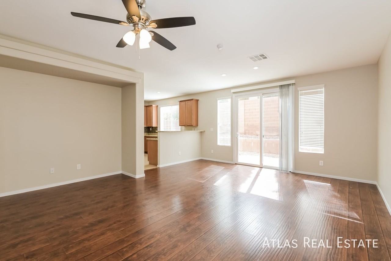 10441 Raining Sky St - Photo 2 of 21