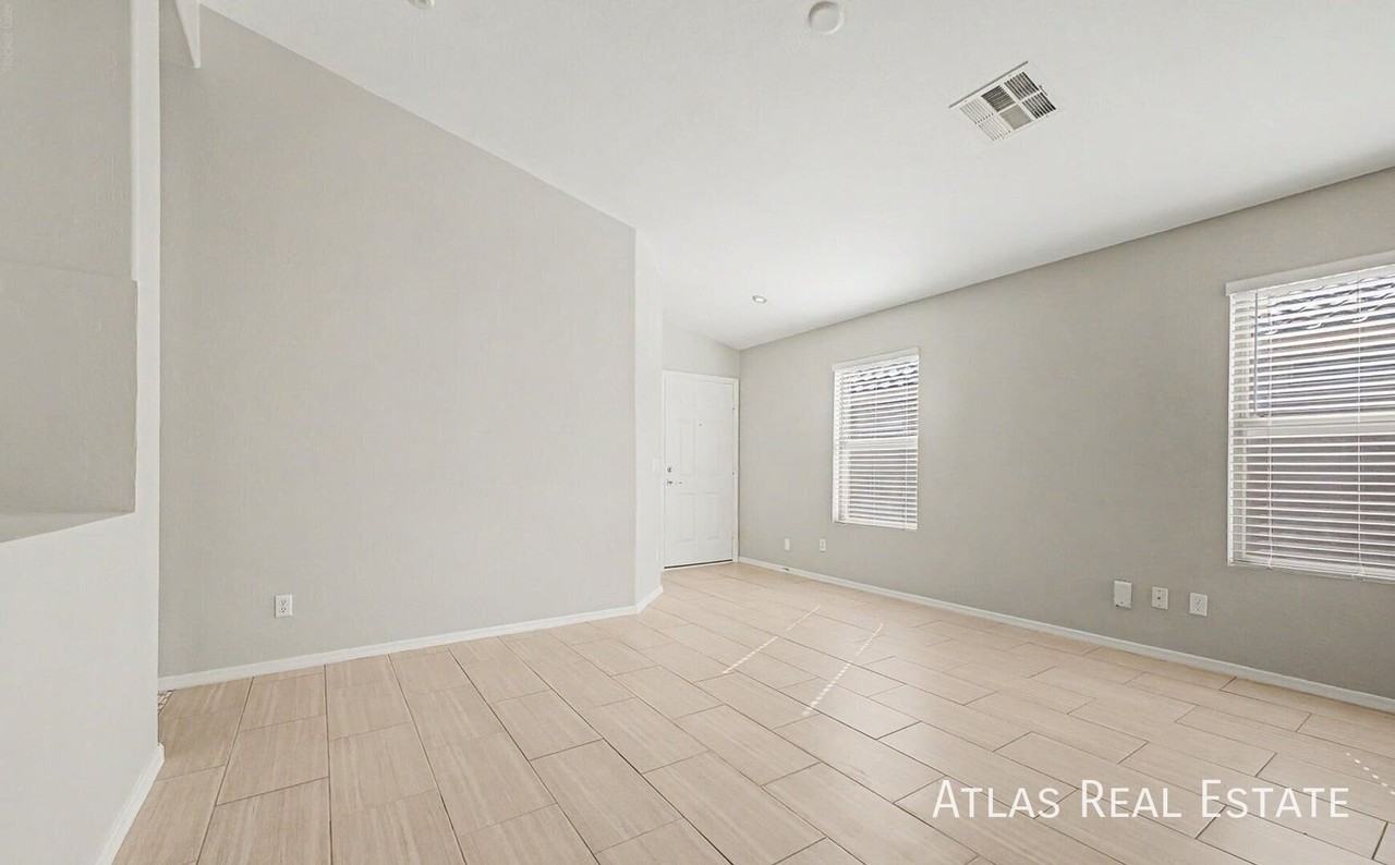16640 W Statler St - Photo 4 of 22