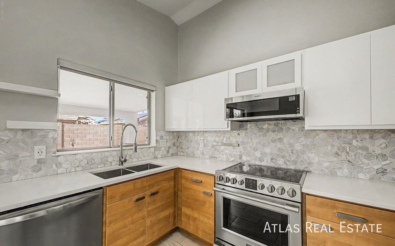 16640 W Statler St - Photo 6 of 22