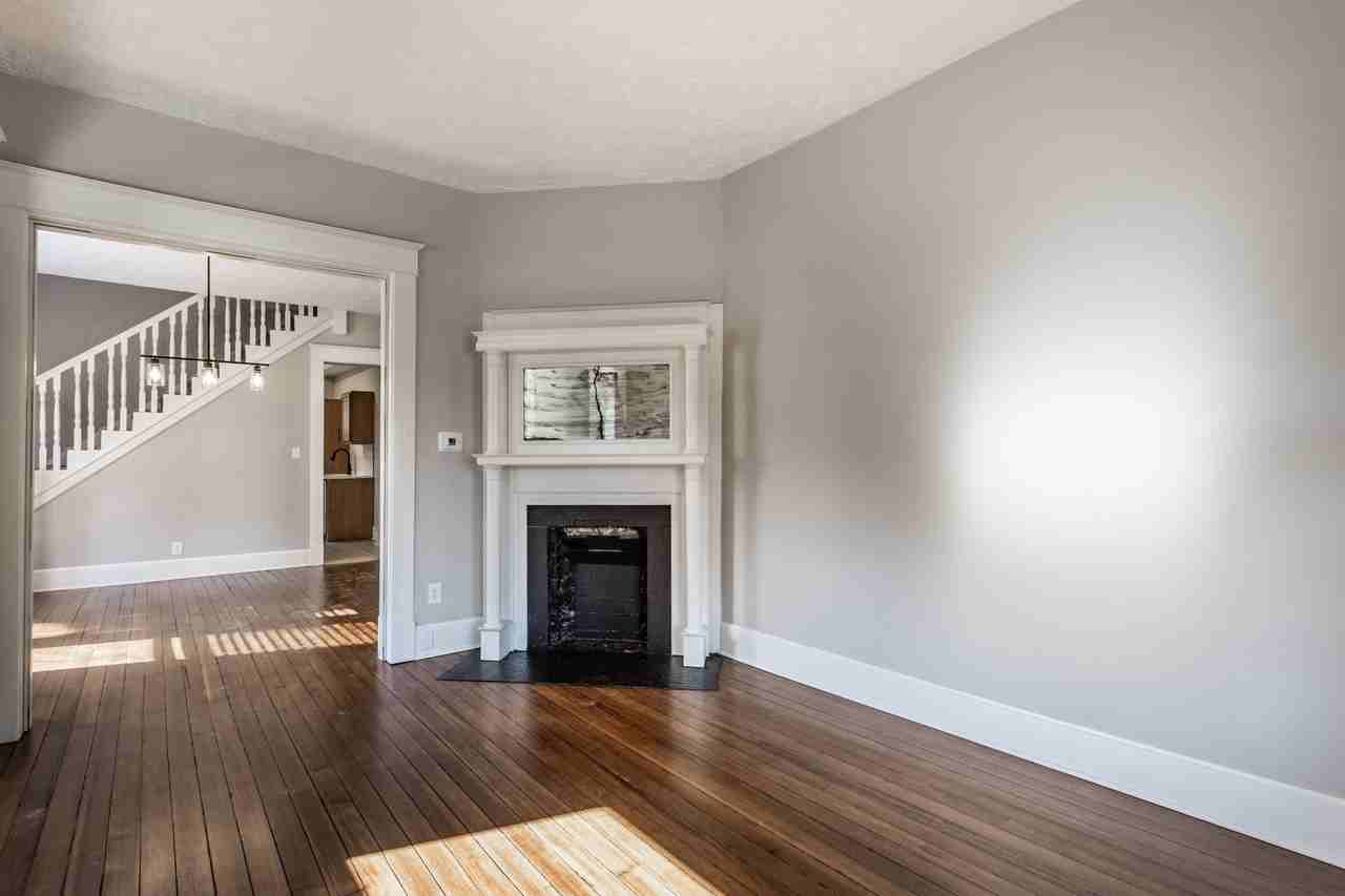 717 E 15th St - Photo 5 of 19