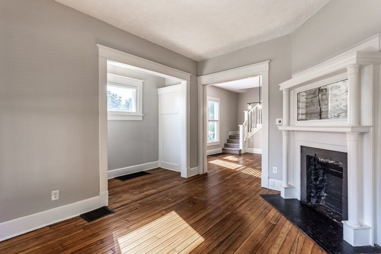 717 E 15th St - Photo 6 of 19
