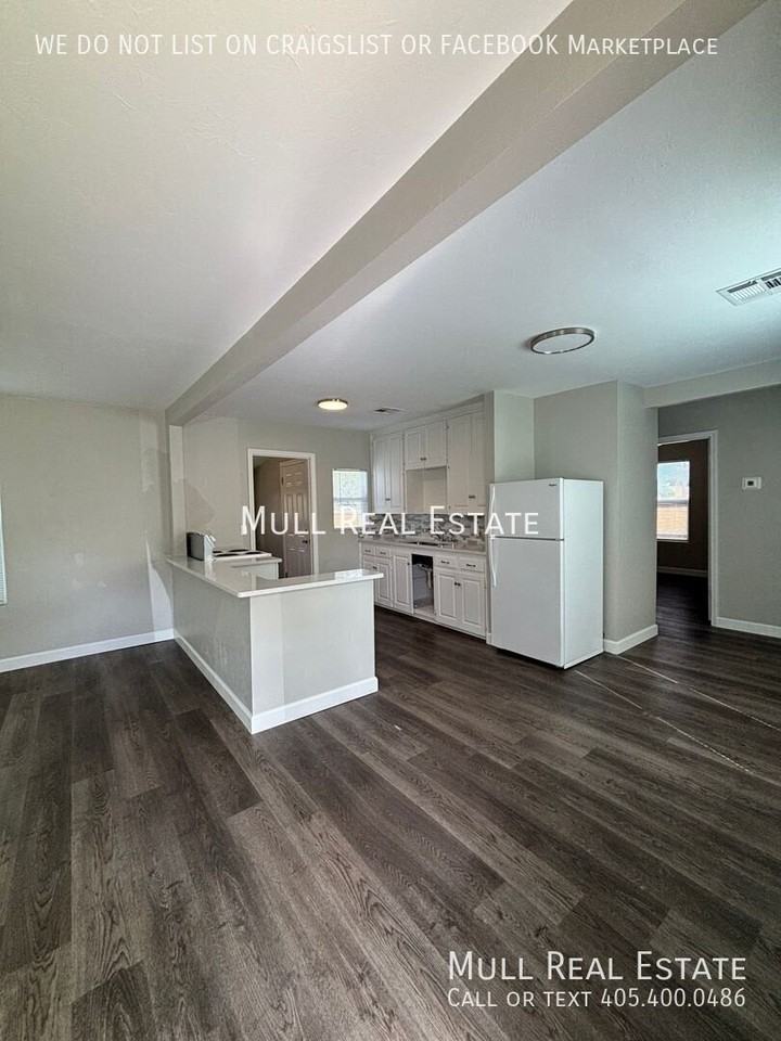 3709 Nw 26th St - Photo 4 of 13