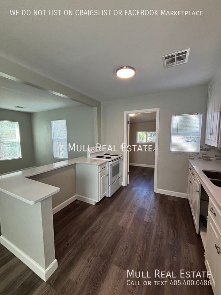 3709 Nw 26th St - Photo 5 of 13