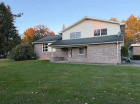 818 Griffin Pond Rd - Photo 1 of 1