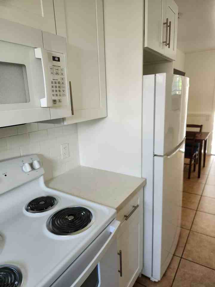 101 Caloosa St #2 - Photo 5 of 20