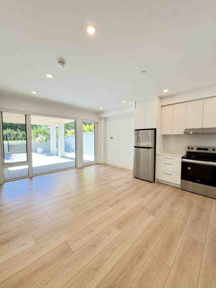 1715 17th St - Photo 4 of 10