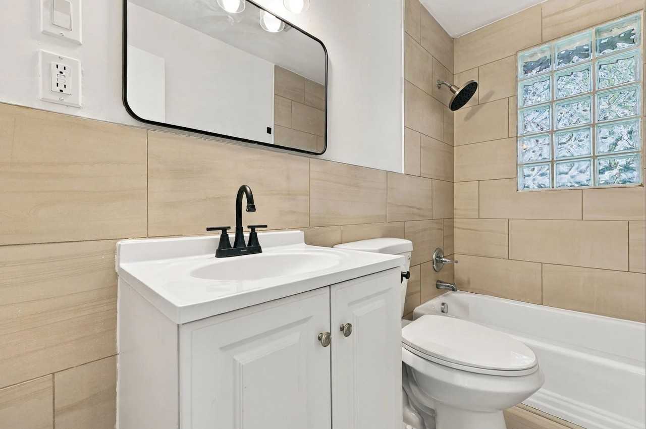 2411 Wyoming Ave #A - Photo 6 of 15