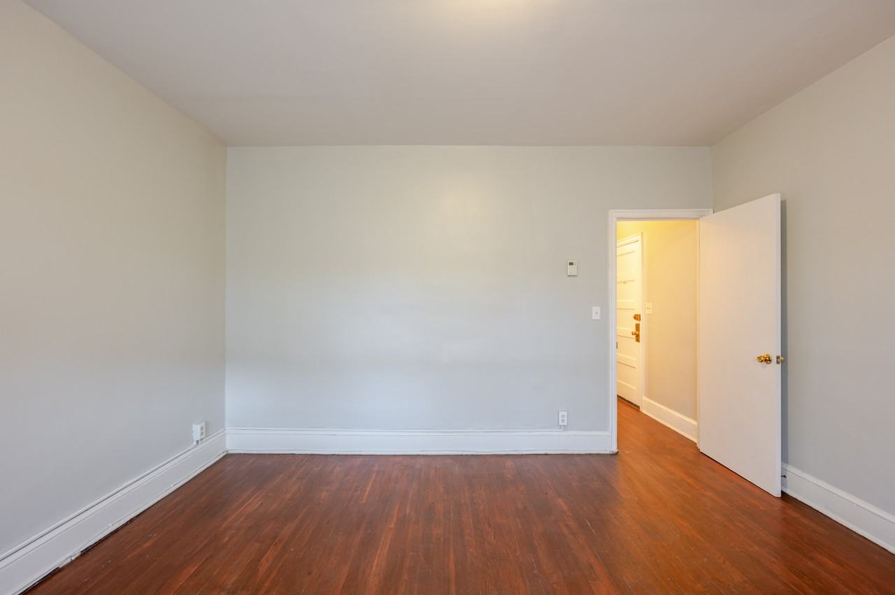 1522 Isherwood St Ne #4 - Photo 5 of 21