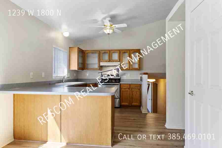 1239 W 1800 N - Photo 6 of 36