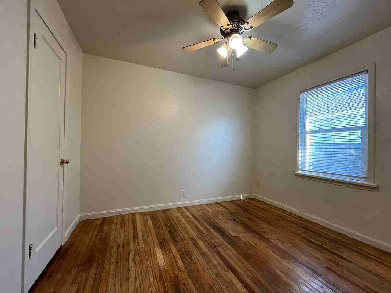 334 E Utopia Ave - Photo 6 of 7