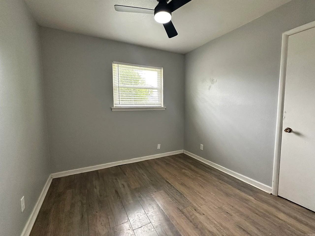 512 Ellen Dr - Photo 5 of 11