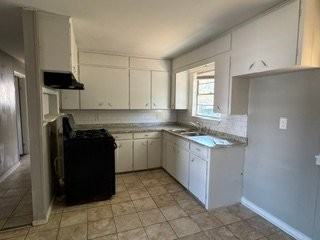 1510 W 38th St - Photo 5 of 14